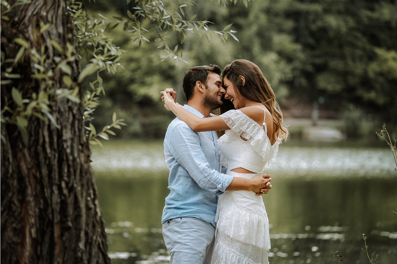 Jesienne zestawy ubrań dla aktywnych kobiet